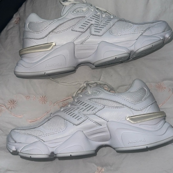 New Balance 9060 - Picture 4 of 6